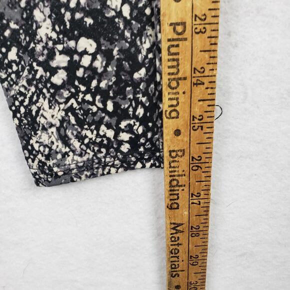 Spanx Women's L Faux Leather Shine Snakeskin Leggings Gray Animal Print New - Picture 6 of 12